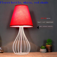 Lade das Bild in den Galerie-Viewer, Tischlampe Schlüsselanhänger Style - Retro Style