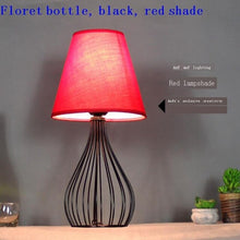 Lade das Bild in den Galerie-Viewer, Tischlampe Schlüsselanhänger Style - Retro Style