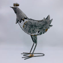 Lade das Bild in den Galerie-Viewer, Huhn aus Blech und Drahtgeflecht zum Befüllen Höhe 42cm
