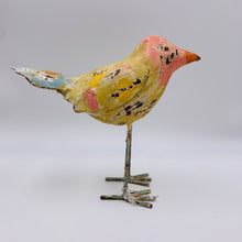 Lade das Bild in den Galerie-Viewer, Vintage Küken groß mit langen Füßen Höhe 23,0 cm
