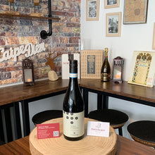 Lade das Bild in den Galerie-Viewer, Nero D’avola 2021 - Mandrarossa - Sicilia DOC 0,75l
