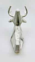 Lade das Bild in den Galerie-Viewer, Kleiderhaken &quot;Hirsch&quot; Weiß/marmoriert
