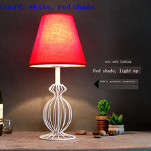 Lade das Bild in den Galerie-Viewer, Tischlampe Schlüsselanhänger Style - Retro Style
